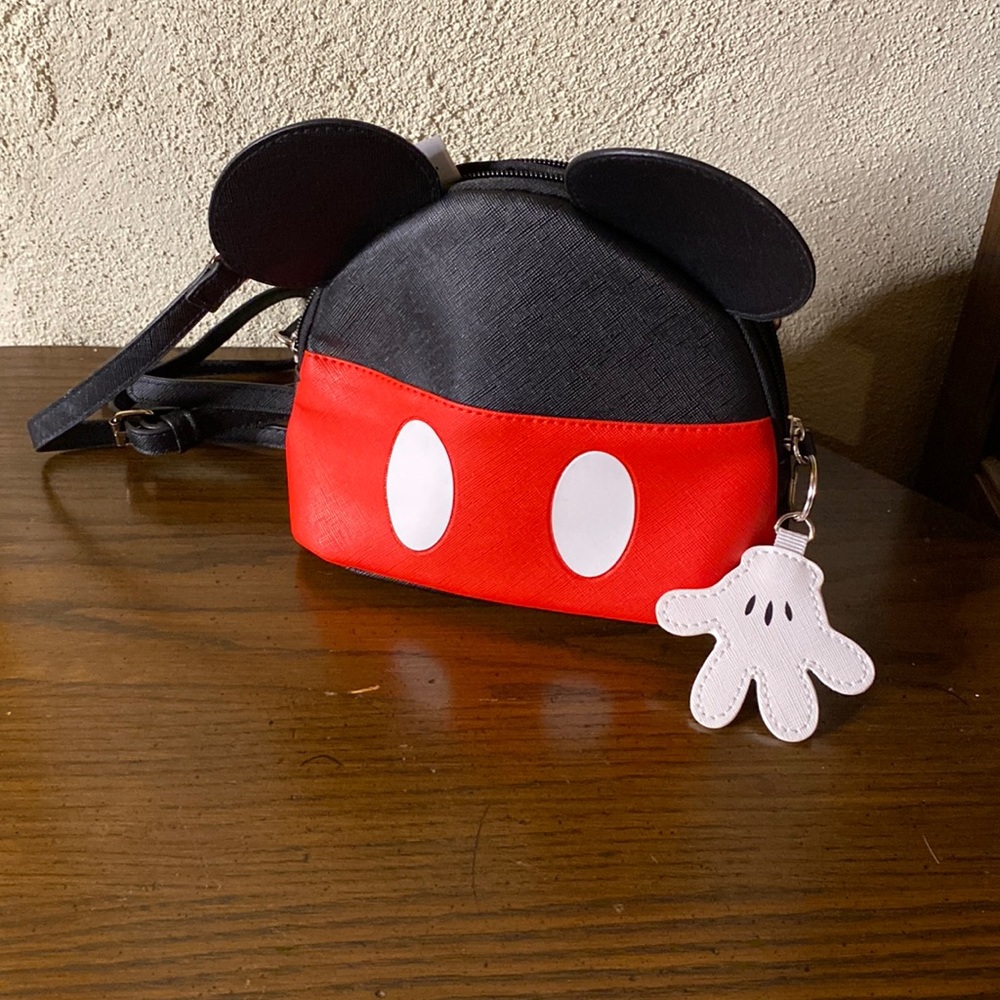 NWOT Bioworld Mickey cross body and wristlet bag with keychain